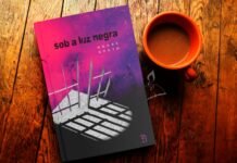 Sob a Luz Negra: Uma Jornada de Autodescoberta Sob a Luz Negra
