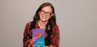 Incombinados: Luci Collin celebra 40 anos de poesia brasileira Incombinados