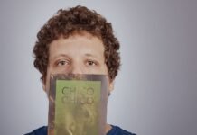 Pequenos Sigilos marca estreia literária de Chico Chico Pequenos Sigilos