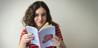 Rítmica marítima revela a força da água na poesia Rítmica marítima